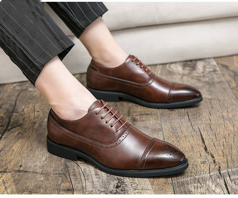 OXFORD SHOES WITH RED SOLE AND LACE-UP